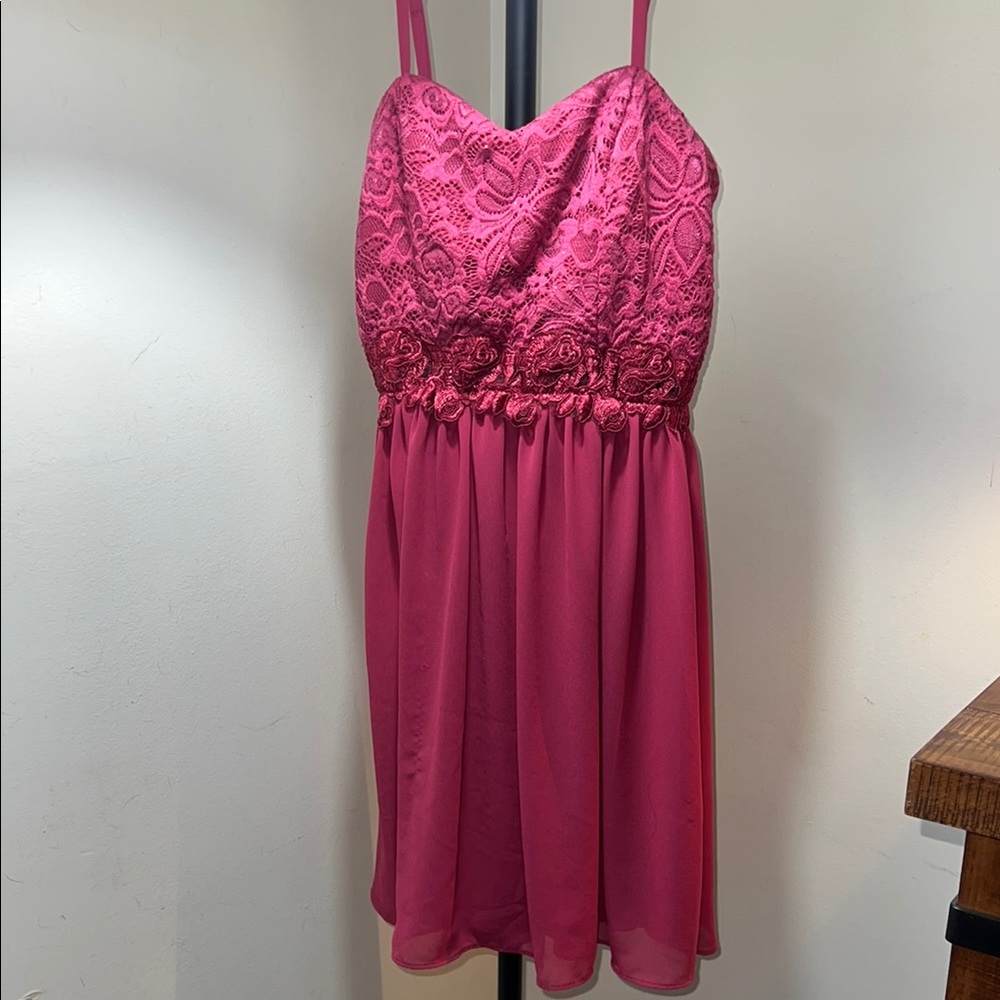 Elegant Pink Lace Midi Dress